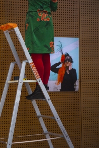 action culturelle, artistique, arts plastiques, auditorium dijon, autoportrait, coiffe, costume, détenue, féminité, femme, identité, julia morlot, maison d'arrêt, maison d'arrêt de dijon, marion bidaud, masque, opéra de dijon, ornement, portrait, prison,