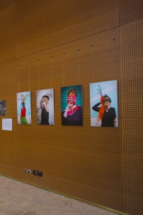 action culturelle, artistique, arts plastiques, auditorium dijon, autoportrait, coiffe, costume, détenue, féminité, femme, identité, julia morlot, maison d'arrêt, maison d'arrêt de dijon, marion bidaud, masque, opéra de dijon, ornement, portrait, prison,